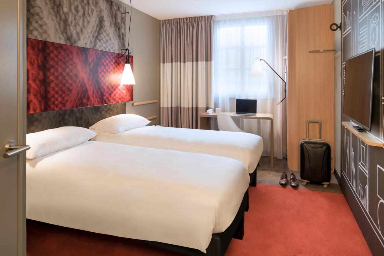 Ibis Paris Rueil Malmaison Bagian luar foto