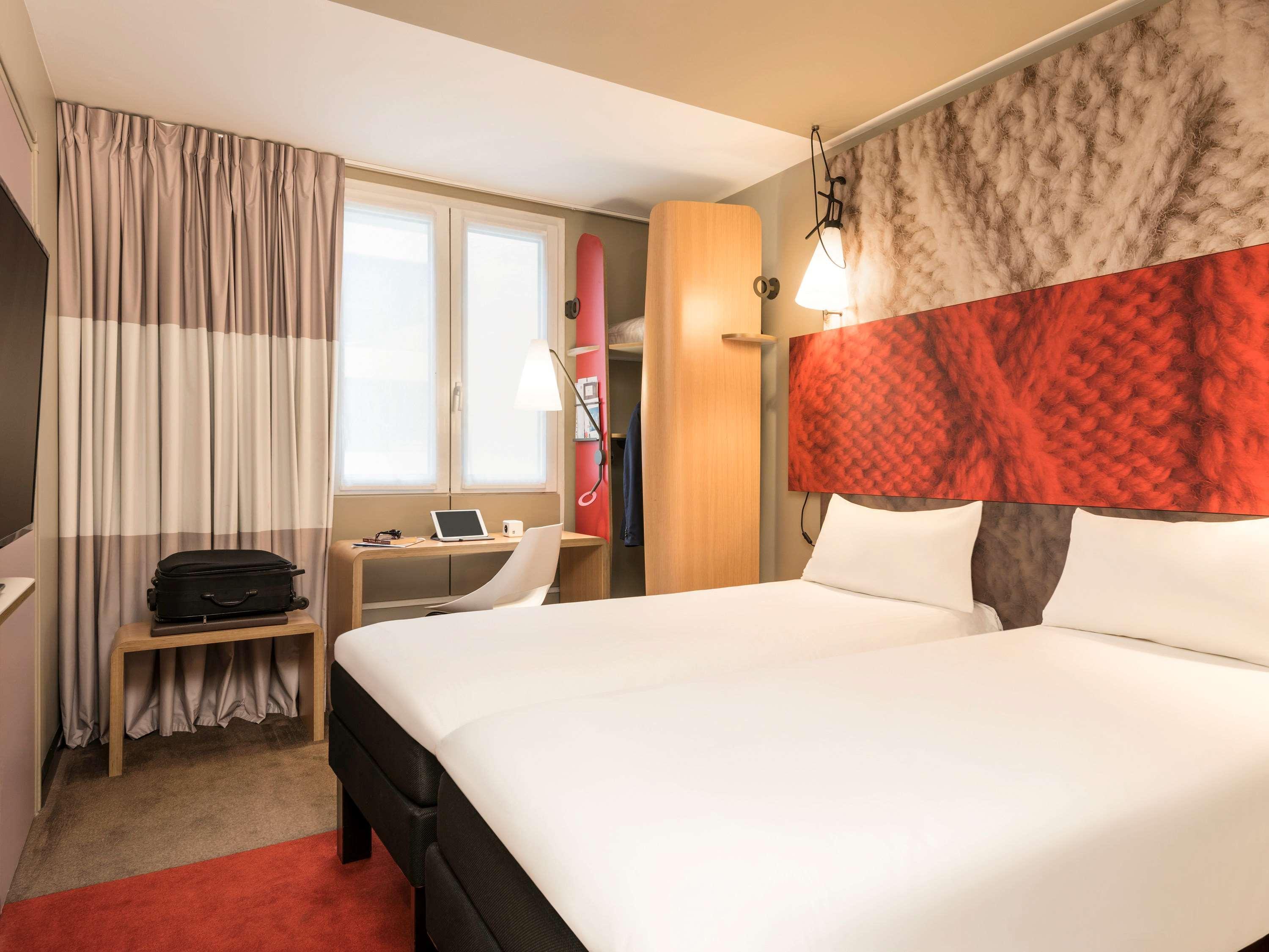 Ibis Paris Rueil Malmaison Bagian luar foto