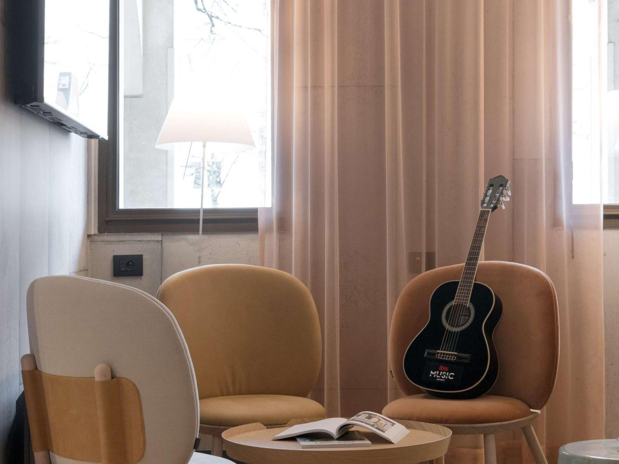 Ibis Paris Rueil Malmaison Bagian luar foto