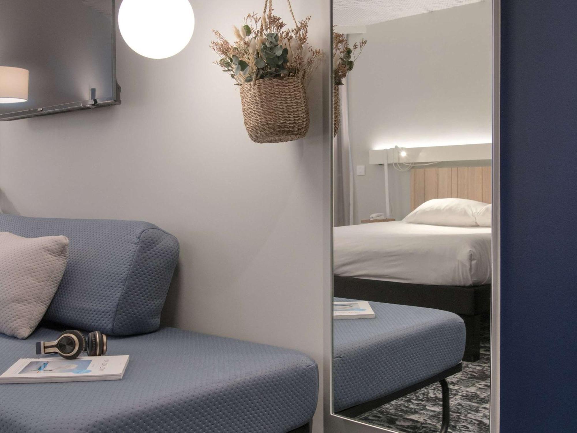 Ibis Paris Rueil Malmaison Bagian luar foto
