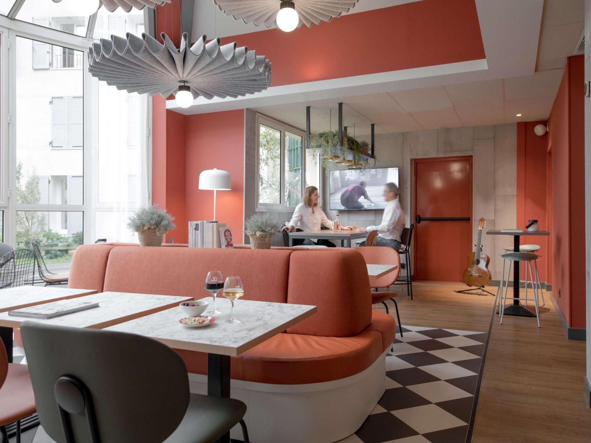Ibis Paris Rueil Malmaison Bagian luar foto