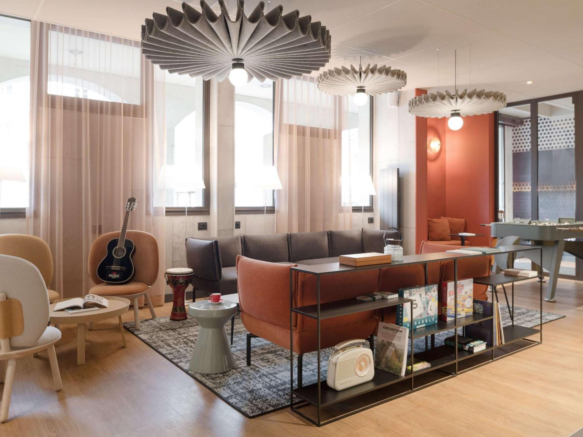 Ibis Paris Rueil Malmaison Bagian luar foto