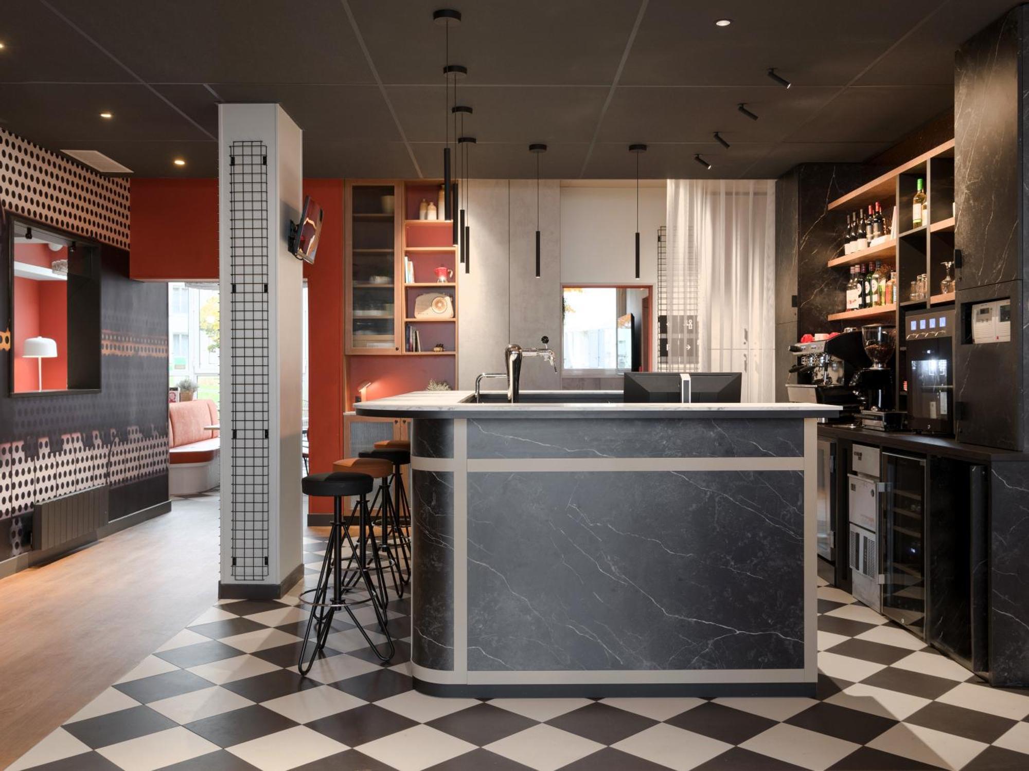 Ibis Paris Rueil Malmaison Bagian luar foto
